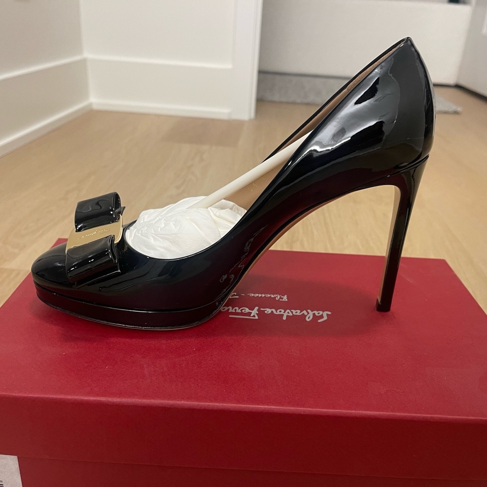 Salvatore Ferragamo Glossy Black Heels with Gold Buckle - Picture 5 of 7